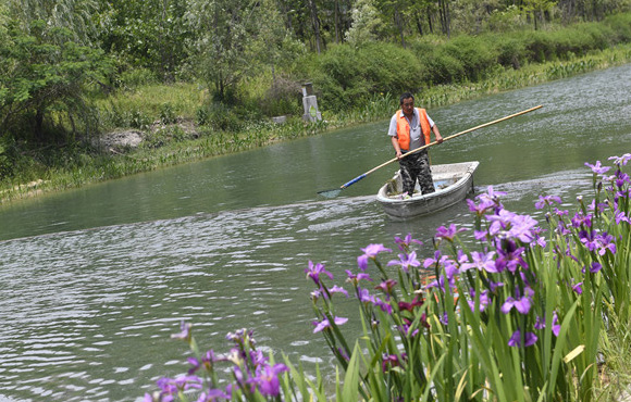 塘西河水质治理工程初见功效 《岳阳日报》头版报路