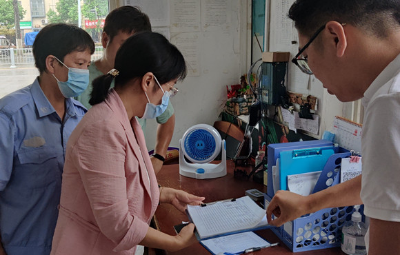 公司组织发展疫情防控安全查抄，全力筑牢战“疫”防线