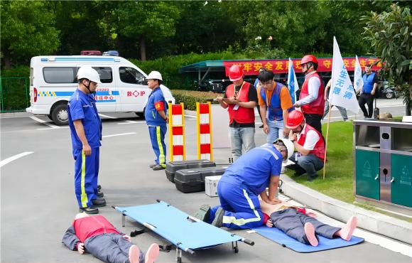 富联官网进行中毒窒息应急接济演练较量